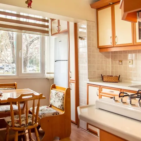 Apartment Colorful Flat With Balcony In Bayrakli Izmir