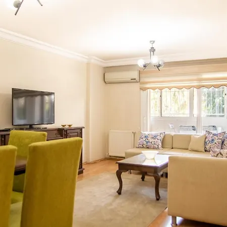 Colorful Flat With Balcony In Bayrakli Apartment