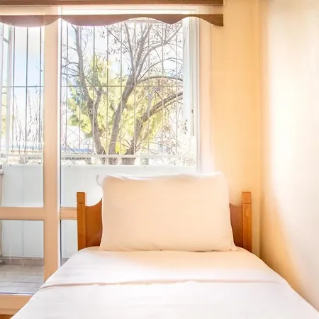 Apartment Colorful Flat With Balcony In Bayrakli Izmir
