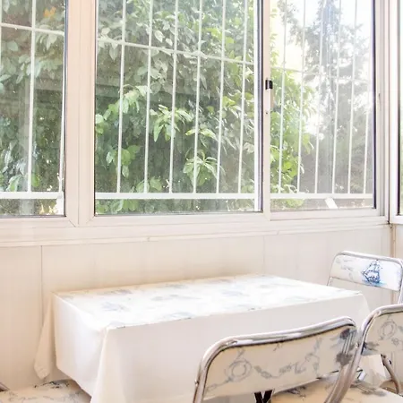 Apartment Colorful Flat With Balcony In Bayrakli Izmir